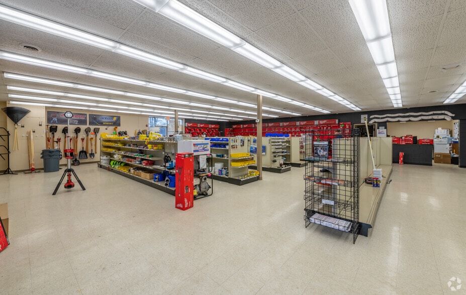 More Photos Of 853 Main St, Tewksbury General Retail For Lease