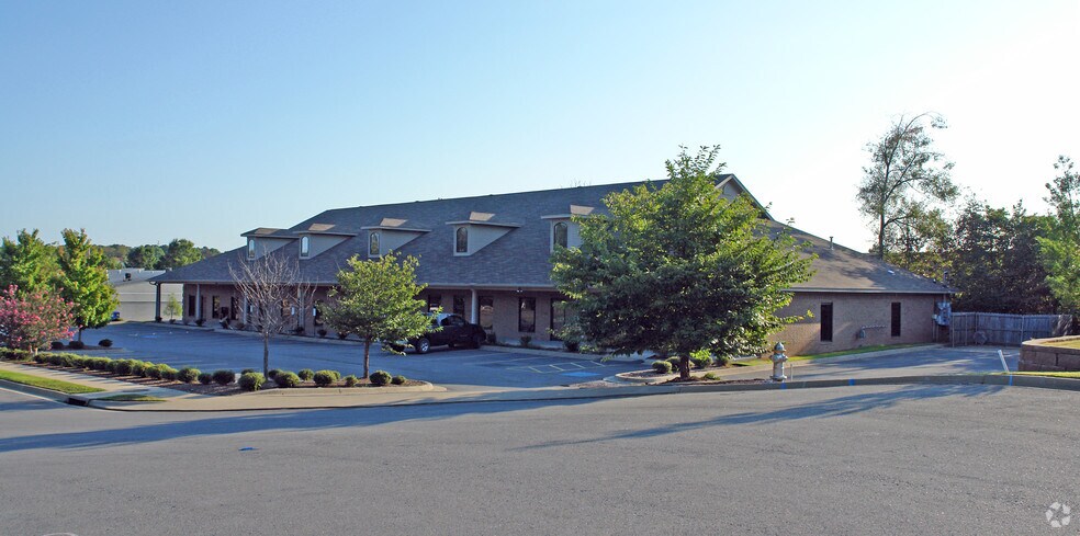 More Photos Of 11501 Huron Ln, Little Rock Office For Sale