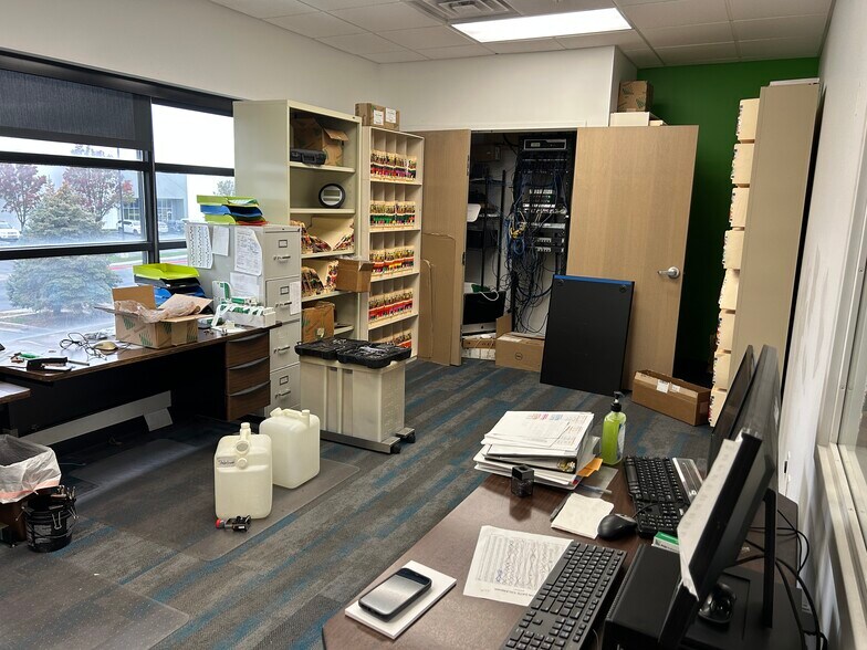 More Photos Of 382 Marshall Way, Layton Manufacturing For Sale