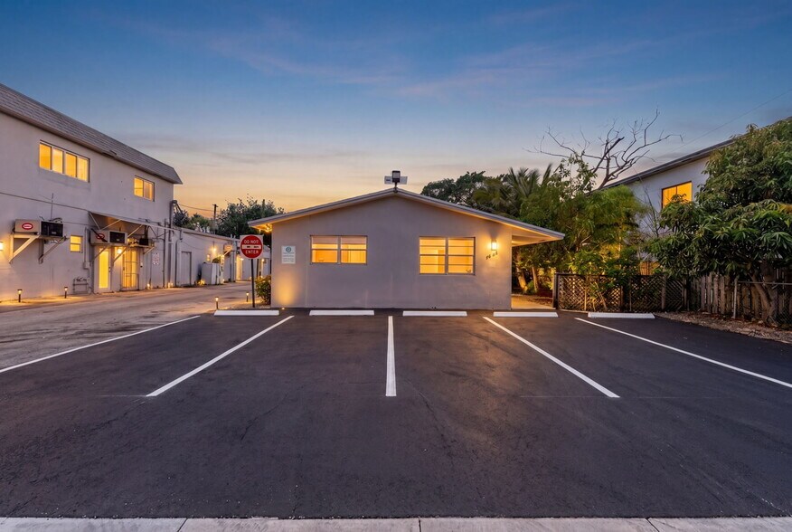 More Photos Of 4087-4095 N Andrews Ave, Oakland Park Storefront Retail Residential For Sale