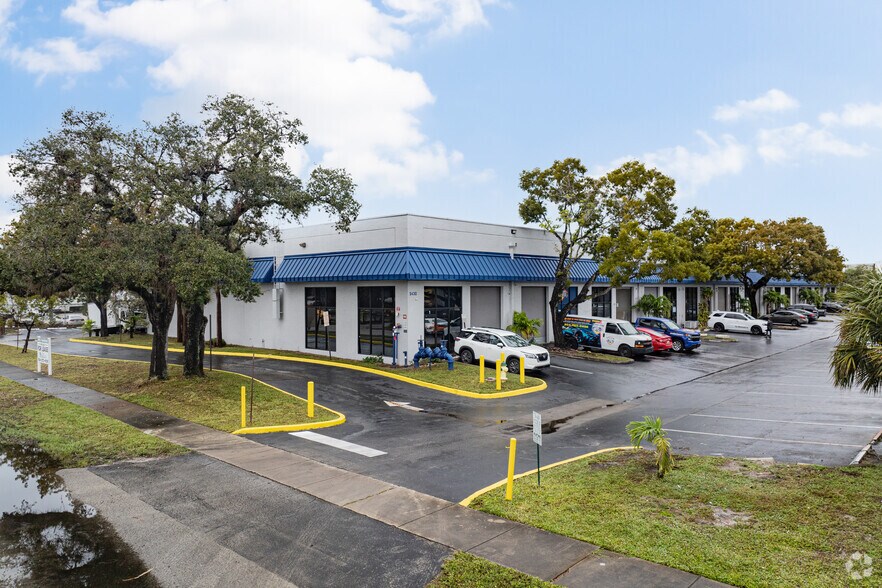 Primary Photo Of 3430 NW 16th St, Lauderhill Warehouse For Lease
