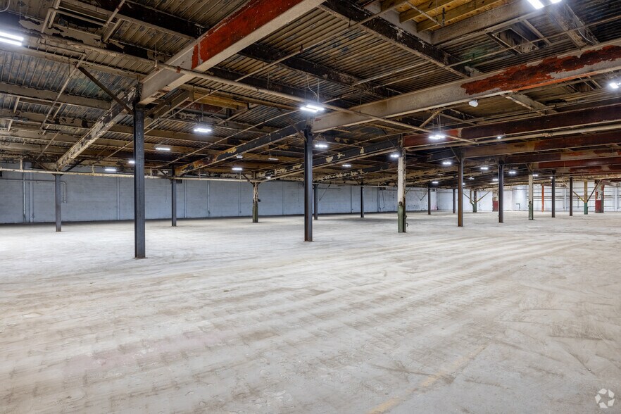 More Photos Of 297 Getty Ave, Paterson Warehouse For Lease