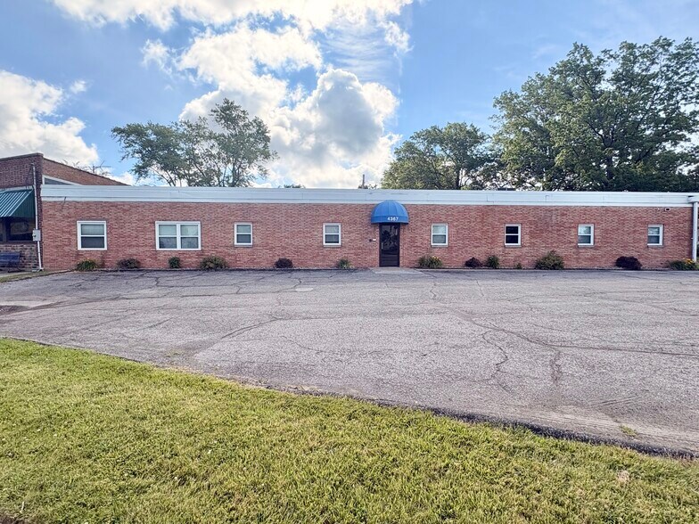 More Photos Of 4367 Rocky River Dr, Cleveland Medical For Sale