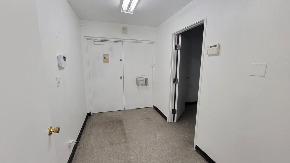 More Photos Of 2505 N Alvernon Way, Tucson Office For Sale