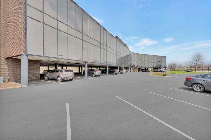 800 Enterprise Dr, Oak Brook, IL 60523 Medical Office For Lease