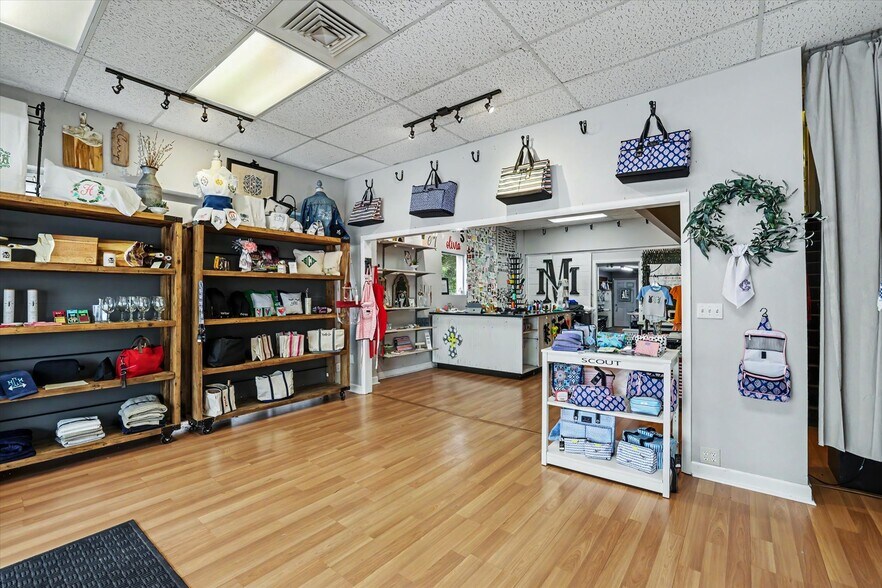 More Photos Of 2030 Thomasville Rd, Tallahassee Unknown For Lease