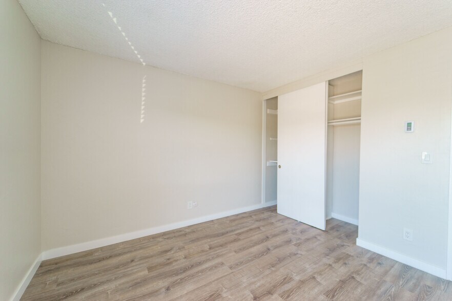 More Photos Of 12430 Oak Knoll Rd, Poway Apartments For Sale