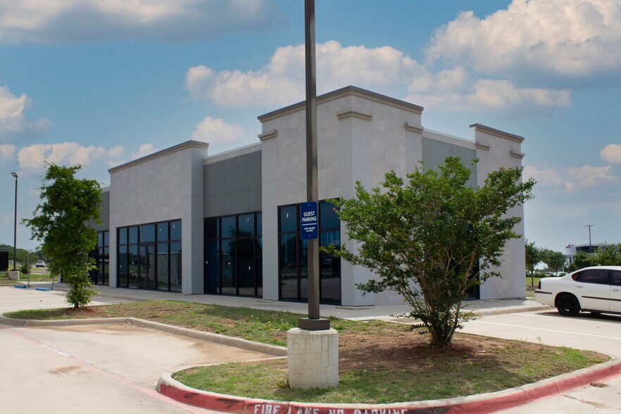 More Photos Of 5035 N President George Bush Hwy, Garland General Retail For Sale