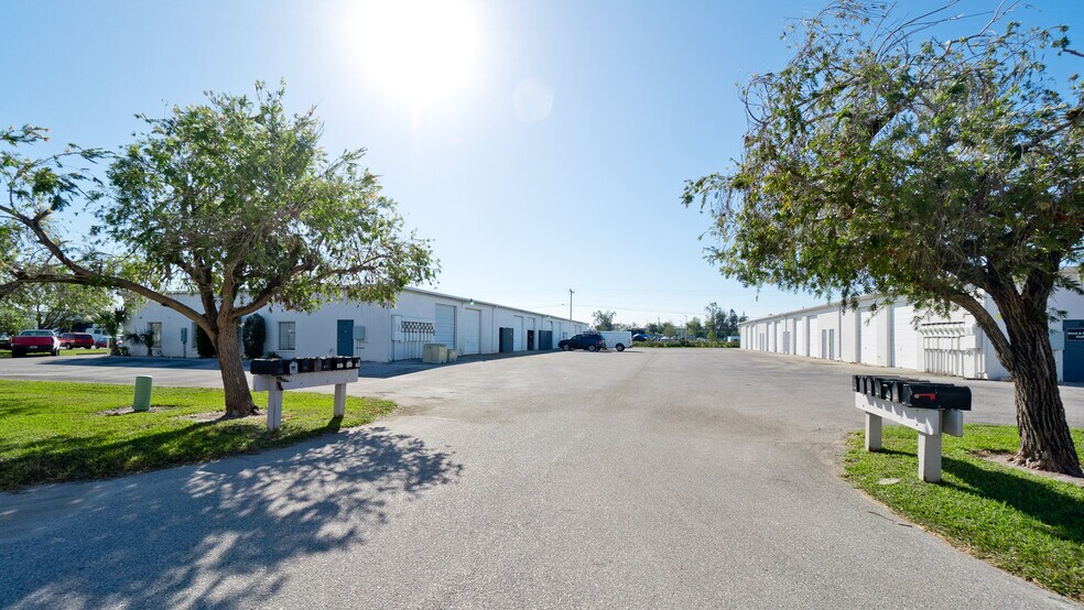 More Photos Of 1390 Commerce Blvd, Sarasota Unknown For Lease