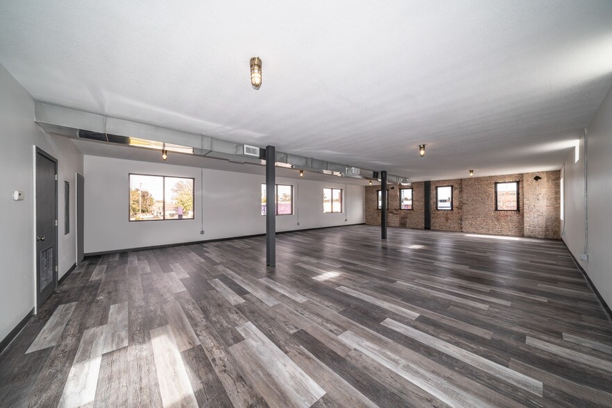 More Photos Of 1809 E Douglas Ave, Wichita Storefront Retail Office For Lease