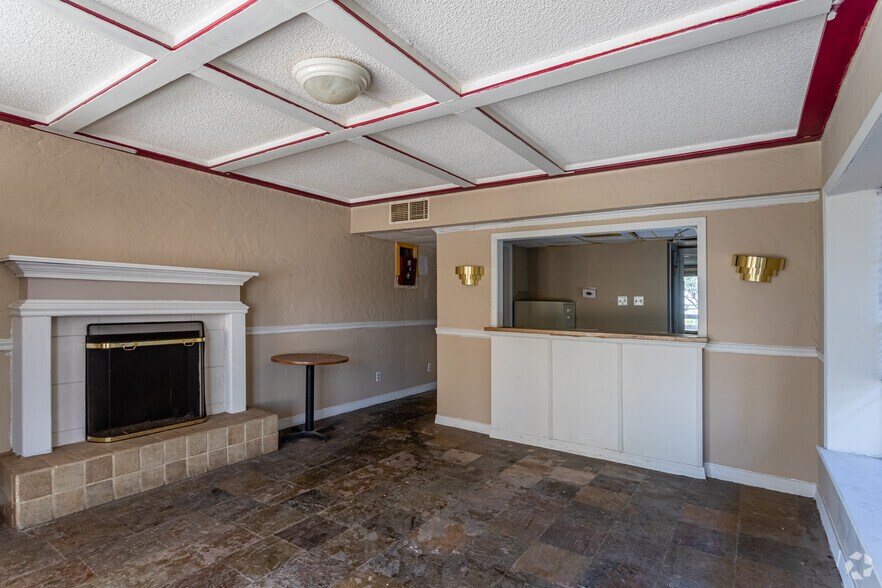 More Photos Of 1900 W 76 Country Blvd, Branson Hotel For Sale