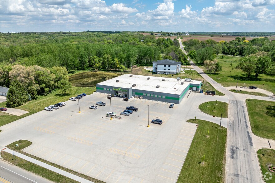 More Photos Of 122 N Main St, Monticello General Retail For Sale