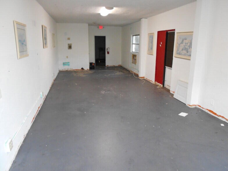 More Photos Of 2400 25th St N, Saint Petersburg Office For Sale