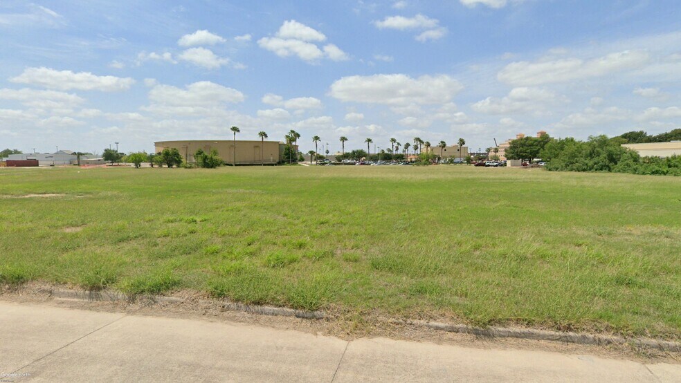 More Photos Of 134 Paseo del Prado St, Edinburg Land For Sale