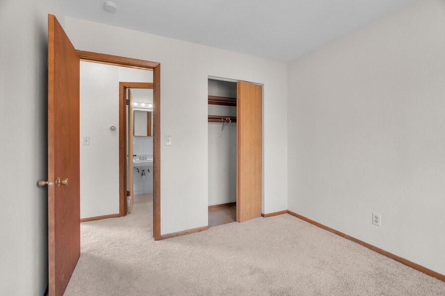 More Photos Of 1010 Lafond Ave, Saint Paul Apartments For Sale