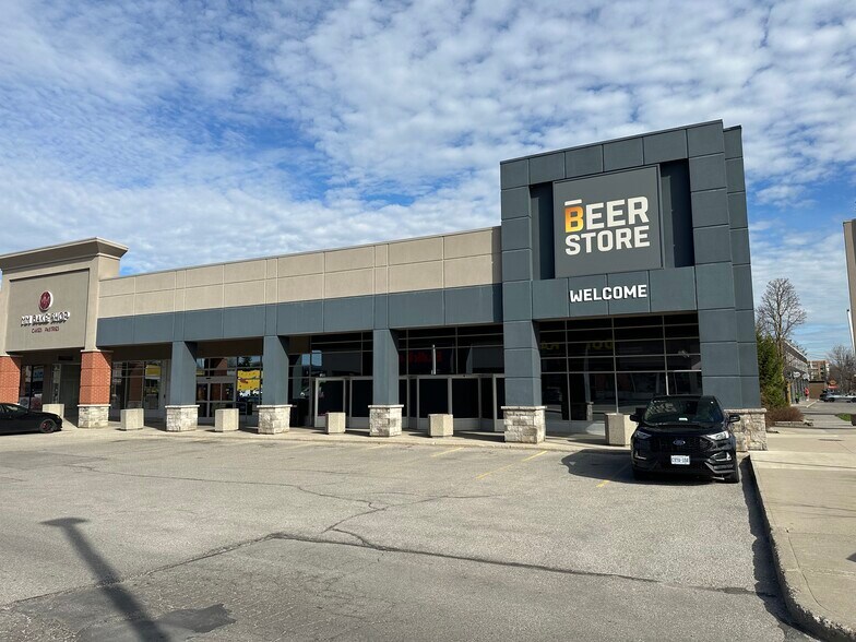 More Photos Of 14800 Yonge St, Aurora Unknown For Lease