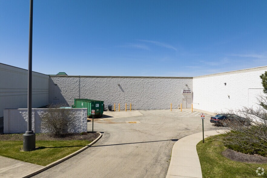 More Photos Of 987-999 E Ash St, Piqua Unknown For Lease