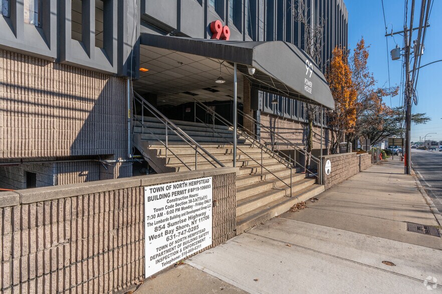 More Photos Of 99 Powerhouse Rd, Roslyn Heights Office Residential For Lease