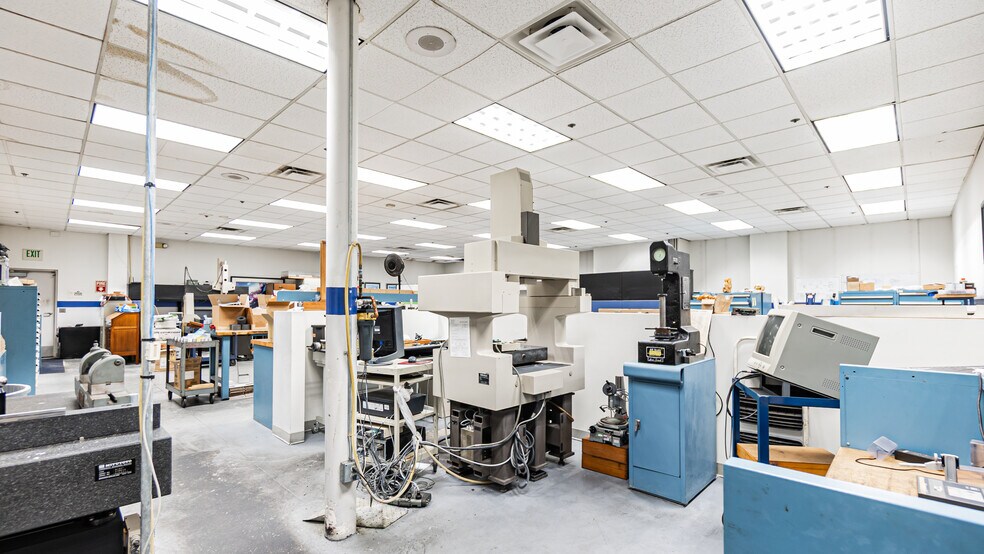 More Photos Of 750 S Douglas St, El Segundo Flex For Lease