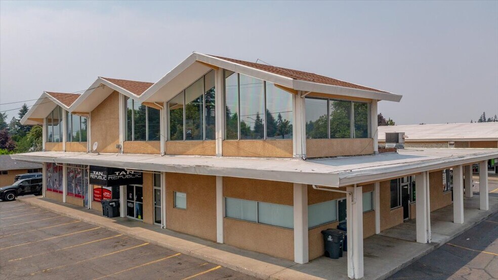 More Photos Of 143-147 W Washington St, Stayton Freestanding For Lease