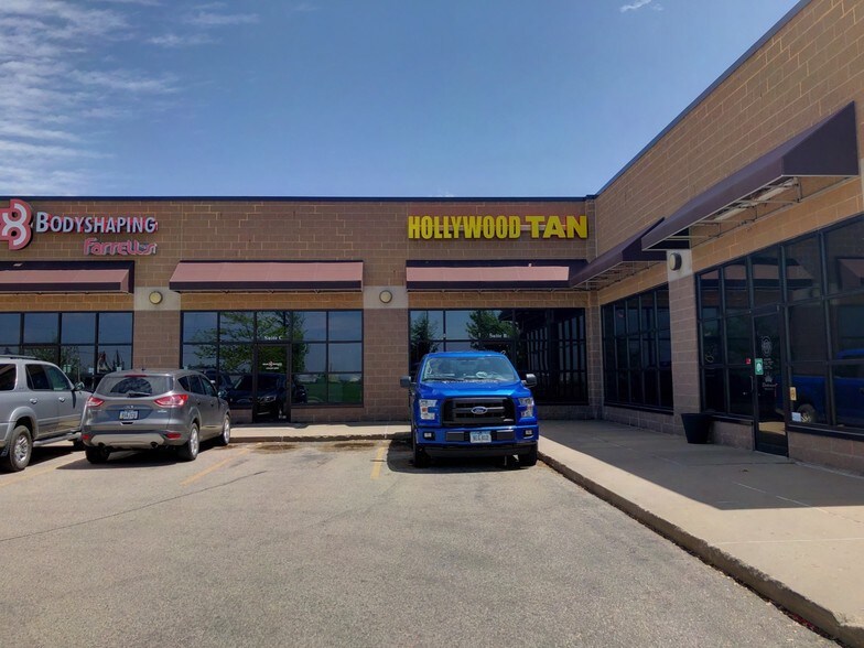 More Photos Of 5761 C St SW, Cedar Rapids General Retail For Lease