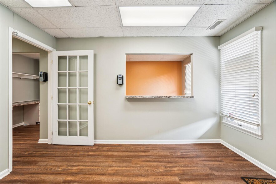 More Photos Of 14333 Laurel Bowie Rd, Laurel Medical For Sale