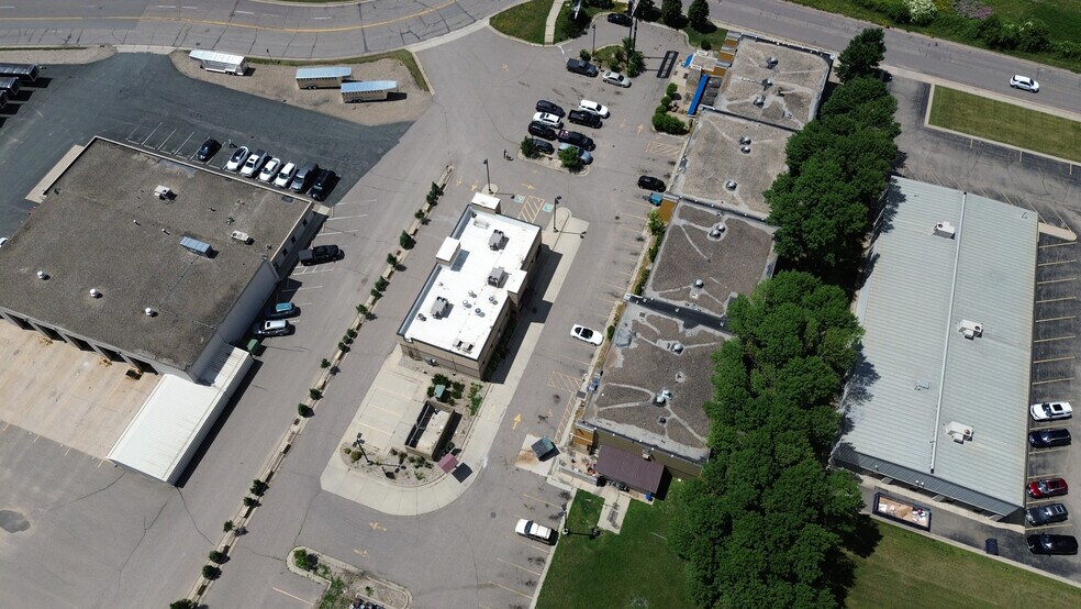 More Photos Of 101 W Lind St, Mankato Fast Food For Lease