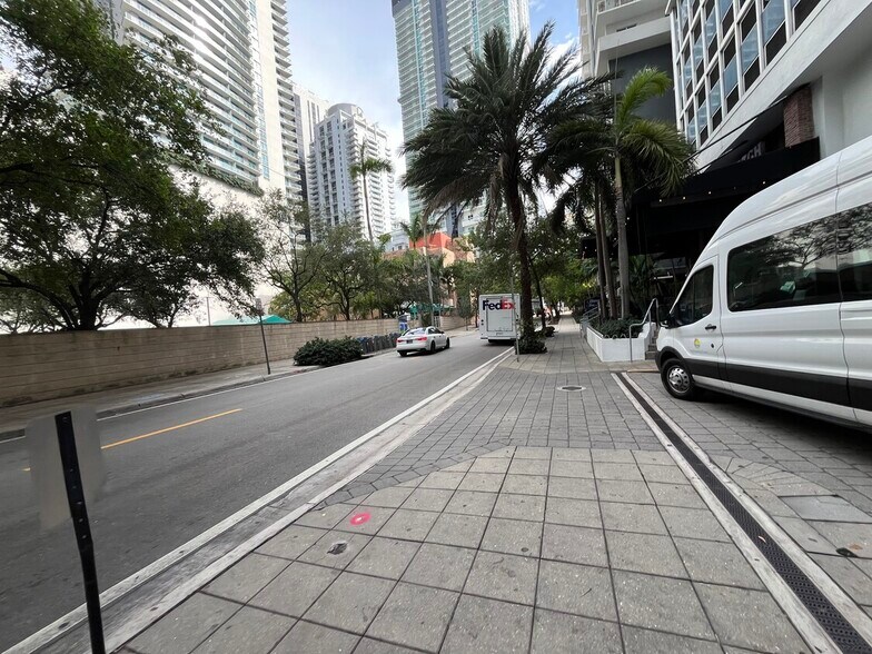 More Photos Of 50 SW 12th St, Miami Hotel For Lease