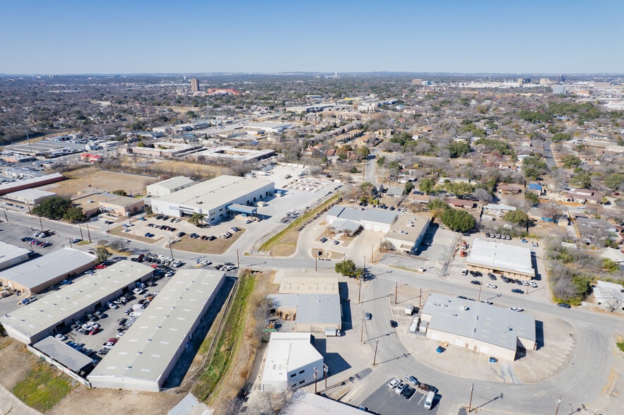 More Photos Of 146 Interloop Rd, San Antonio Warehouse For Lease
