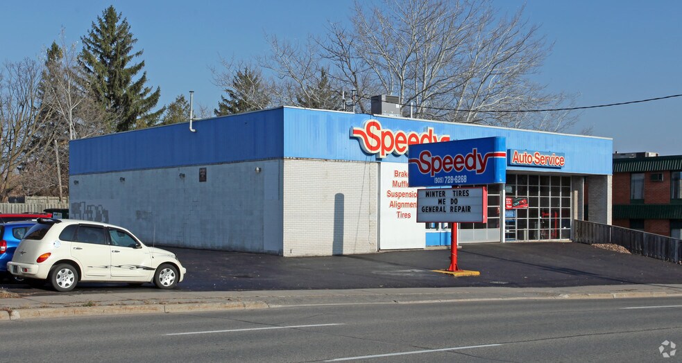 More Photos Of 204 King St W, Oshawa Auto Repair For Sale