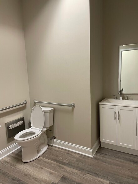 More Photos Of 715 N Church St, Charlotte Office For Lease
