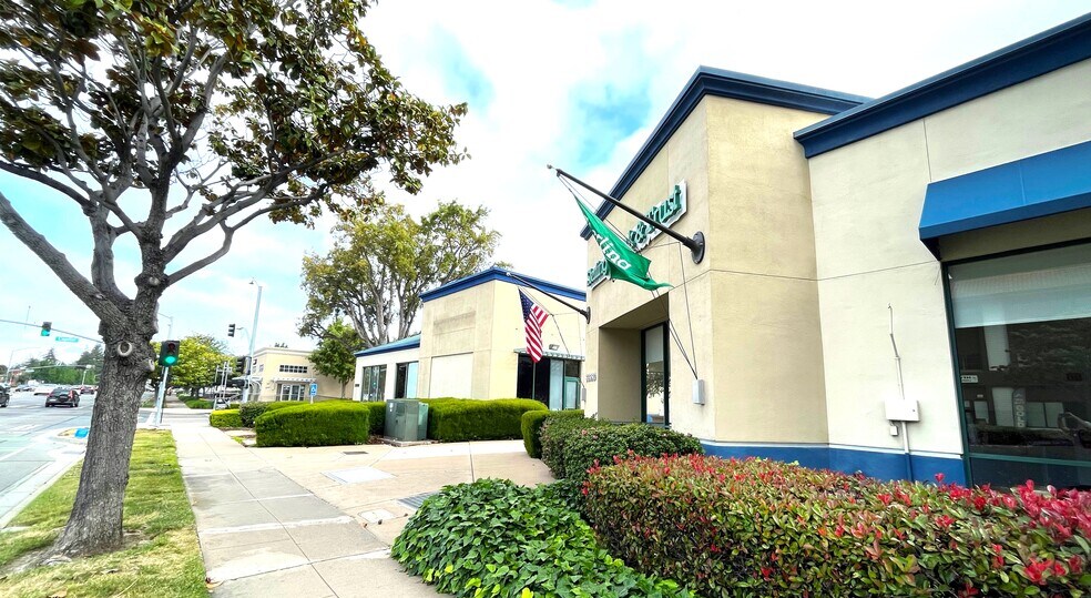 More Photos Of 38980 Paseo Padre Pky, Fremont Bank For Lease