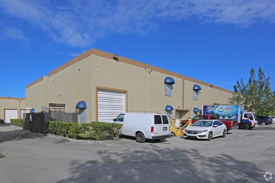 More Photos Of 10820 NW 138th St, Hialeah Warehouse For Lease