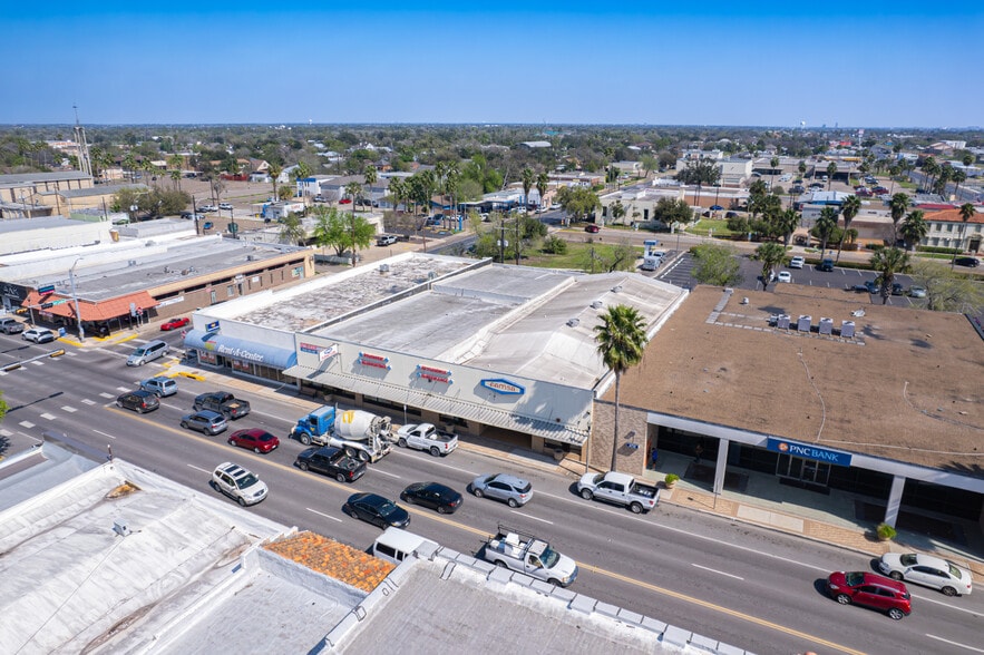 More Photos Of 922 N Conway Ave, Mission Storefront For Lease