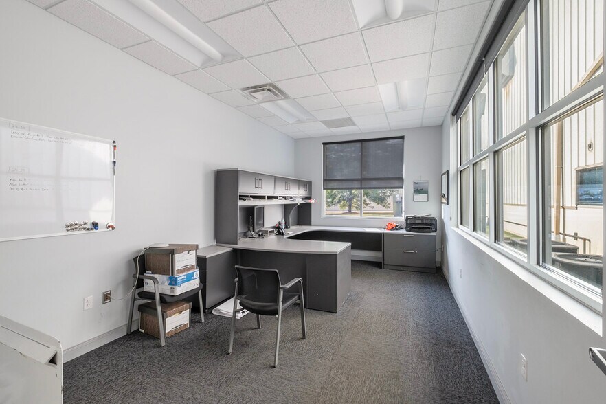 More Photos Of 4072 Flint Asphalt Dr, Burton Distribution For Sale