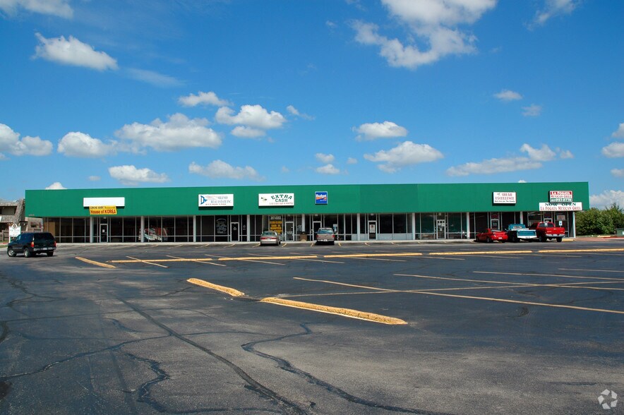 More Photos Of 5203 McCart Ave, Fort Worth Storefront For Lease