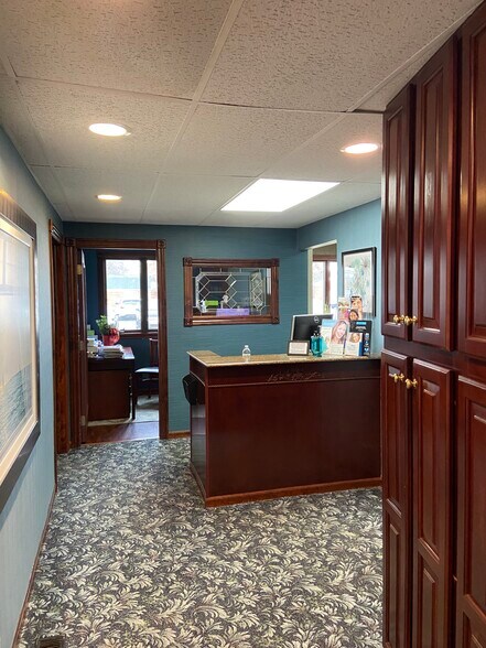 More Photos Of 610 E 11th St, Rushville Medical For Sale