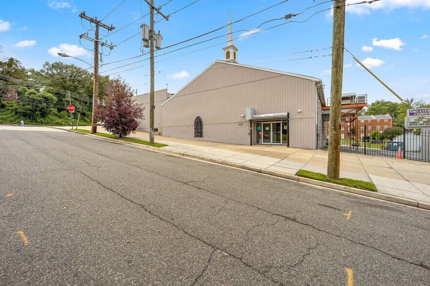 More Photos Of 441 Chaplin St SE, Washington Religious Facility For Sale