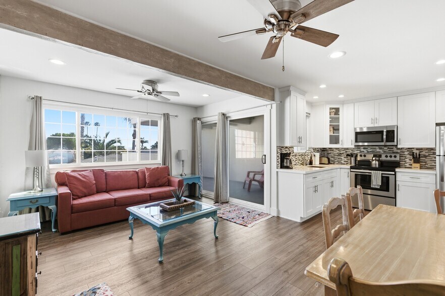 More Photos Of 1544 Chalcedony St, San Diego Apartments For Sale