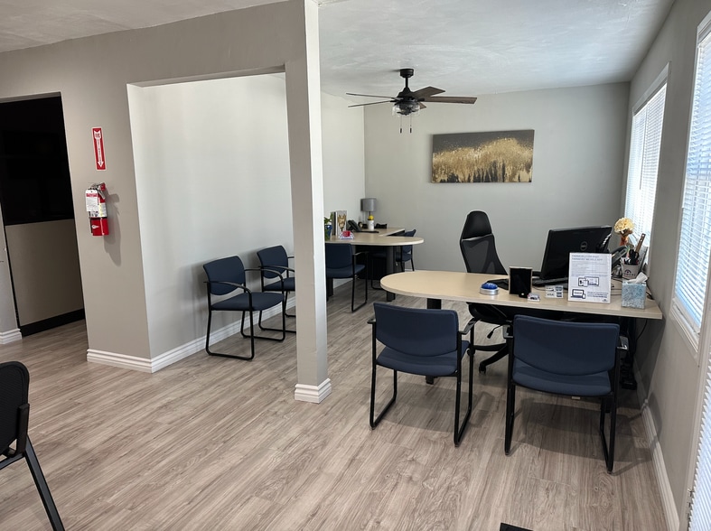 More Photos Of 8926 Arlington Ave, Riverside Office Residential For Lease