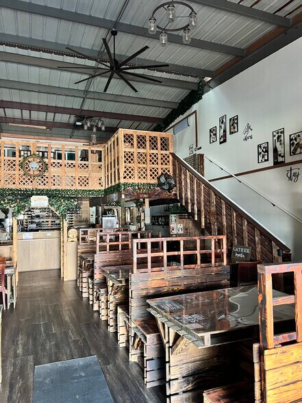 More Photos Of 155 Hamakua Dr, Kailua Freestanding For Lease