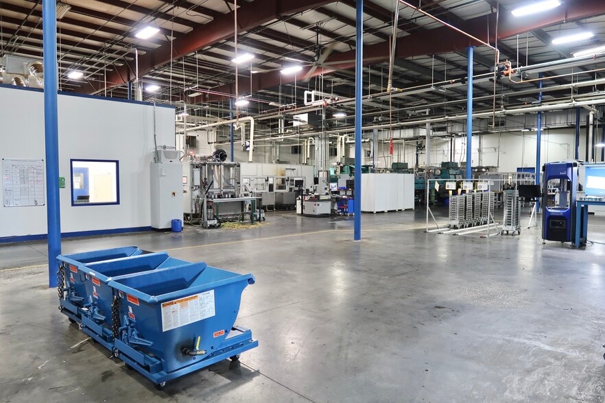 More Photos Of 2301 Charleston Regional Pky, Charleston Warehouse For Lease