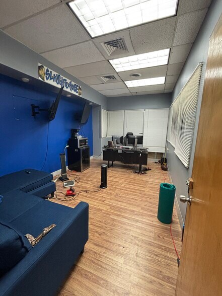 More Photos Of 5419-5421 Harford Rd, Baltimore Freestanding For Lease