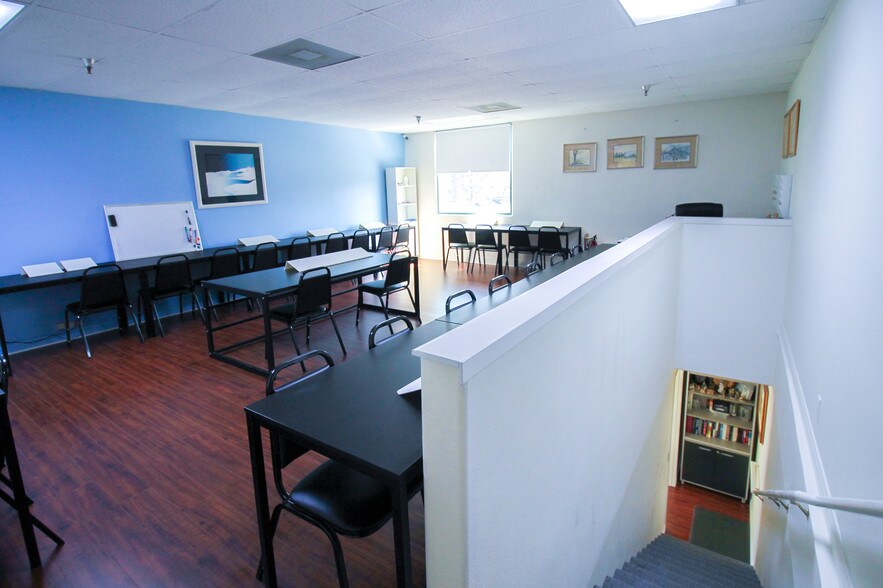 More Photos Of 15121 Graham St, Huntington Beach Light Manufacturing For Lease