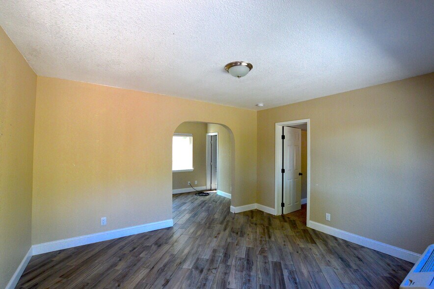 More Photos Of 2230 El Reno Ln, Redding Apartments For Sale