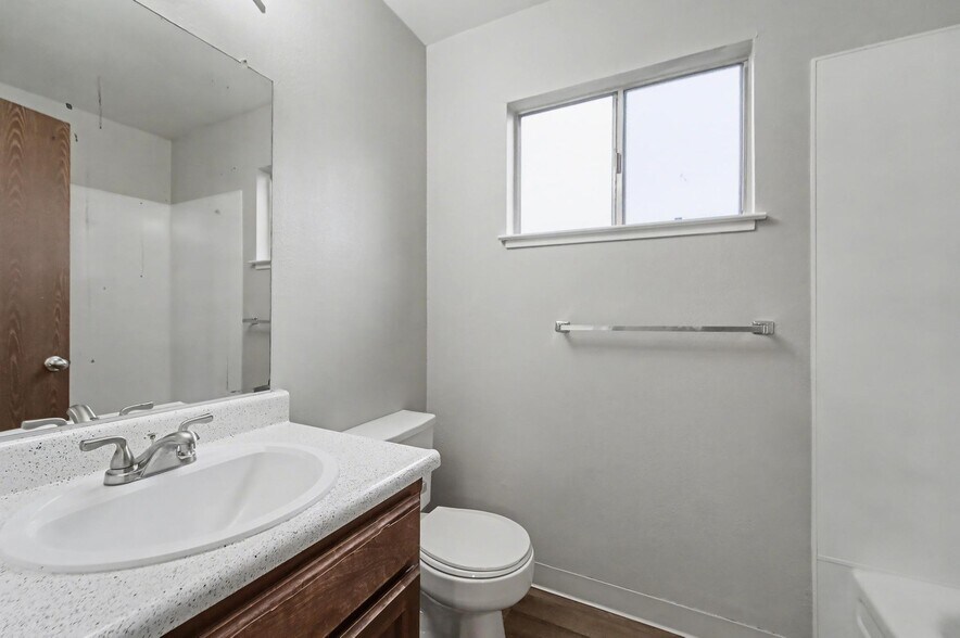 More Photos Of 1574 - 1576 Heather Dr, Yuba City Apartments For Sale