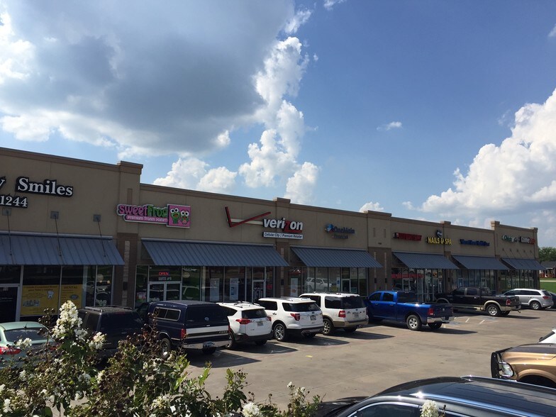 More Photos Of 1707 S Broadway St & Hwy 11, Sulphur Springs Unknown For Lease