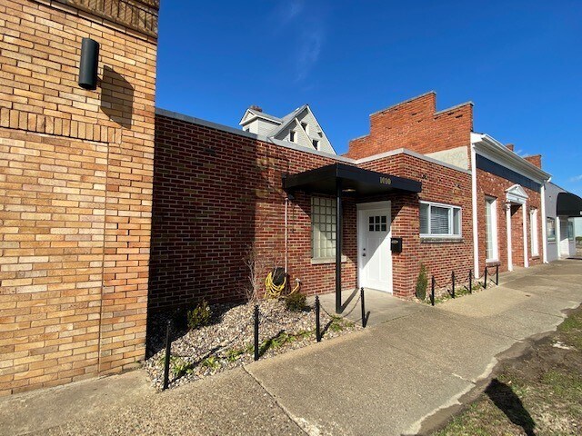 More Photos Of 1010 6th Ave, Huntington Storefront Retail Office For Lease