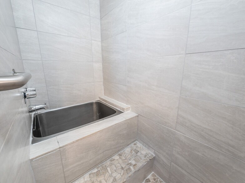 More Photos Of 82-6151 Hawaii Belt Rd, Captain Cook Hotel For Sale