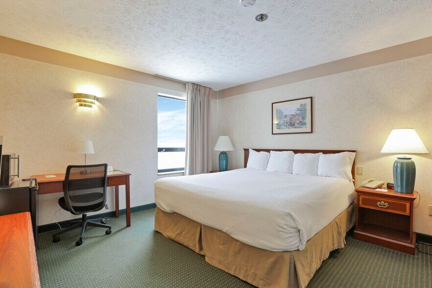 More Photos Of 509 S Wooster Ave, Strasburg Hotel For Sale